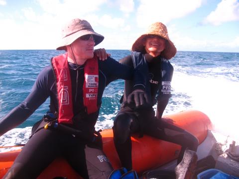 volunteers study the great barrier reef