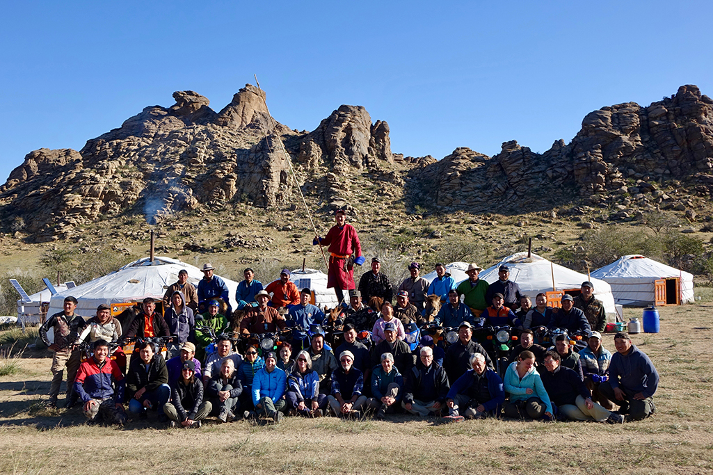 A team of Earthwatch volunteers and researchers on the Earthwatch expedition Wildlife of the Mongolian Steppe. Earthwatch.