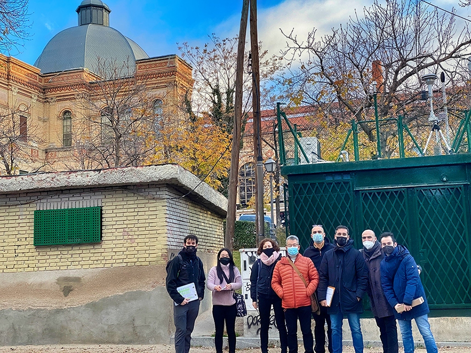 Dr. Rafael Borge, Professor at the Chemical and Environmental Engineering Department at Universidad Politécnica de Madrid, alongside 8 additional students, researchers, and permanent university staff, deployed 31 sensors in Madrid.
