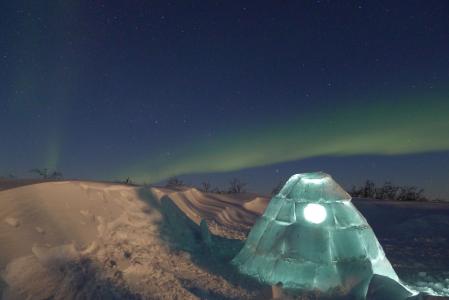 In winter, the northern lights appear over Churchill, Canada (credit: Matti Urlass)