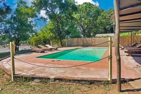 The Marula Lodge has a small swimming pool. Volunteers may use the pool during daytime downtime.